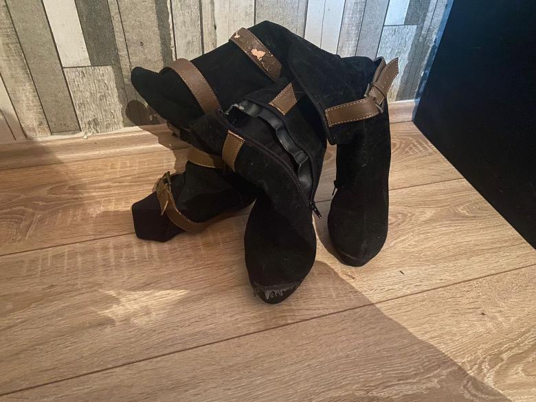 Wildlederstiefel